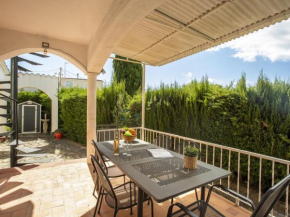 Casa renovada con 3 dormitorios, terraza y barbacoa a 3 km de la playa en Roses - HISP-288-46